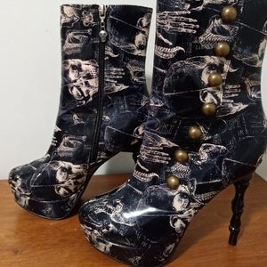 Too Fast Anatomy heeled boots